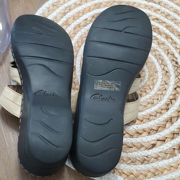 CLARKS Lexi Dill Bone Dune Leather Sandals Size 9N - Picture 9 of 9